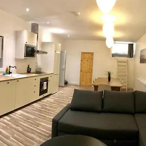 https://just-renovated-galway-city-apartment.galwayhotelsireland.net